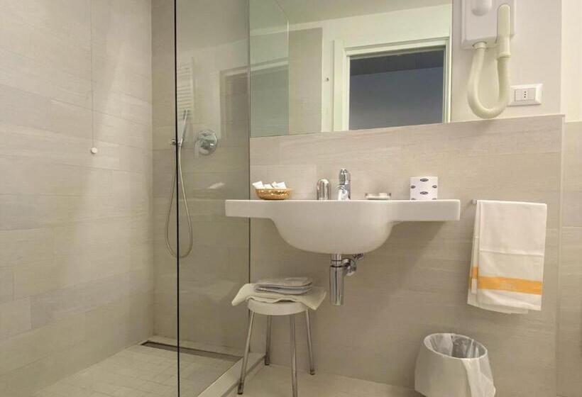 اتاق استاندارد اینتریور, Tirreno