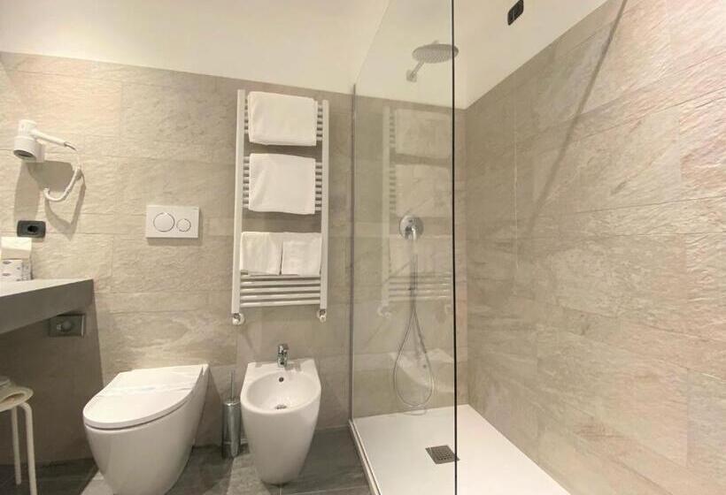 패밀리 룸, Tirreno