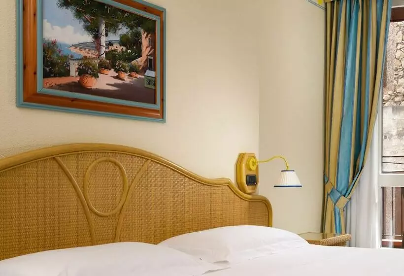 ガーデンビュースーペリアールーム, Unahotels Capotaormina