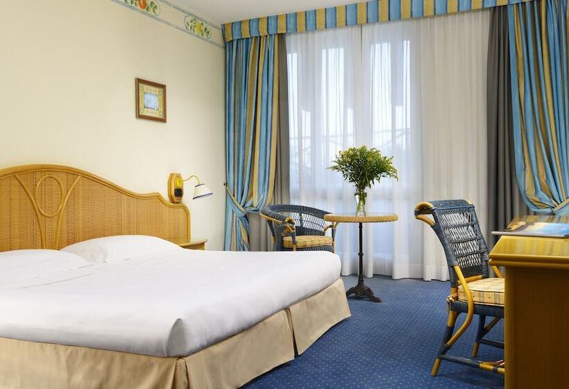 Quarto Superior Vista Jardim, Unahotels Capotaormina