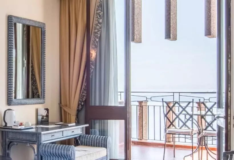 オーシャンビューのプレミアムルーム。, Unahotels Capotaormina