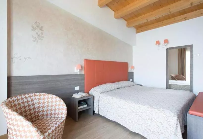 デラックスルーム, Village Hotel Lucia