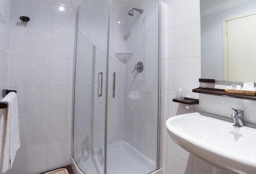 חדר אקונומי, Park Hotel Villa Salzea