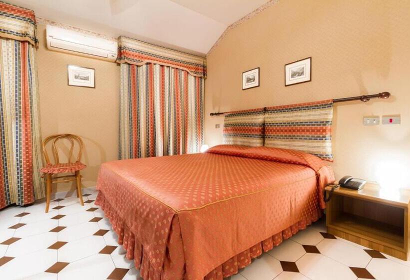 스탠다드 스튜디오, Park Hotel Villa Salzea