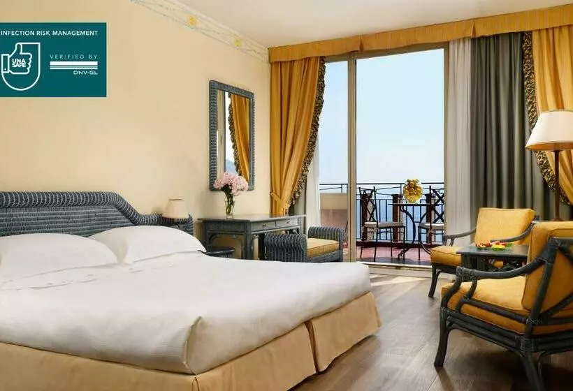 オーシャンビューのプレミアムルーム。, Unahotels Capotaormina