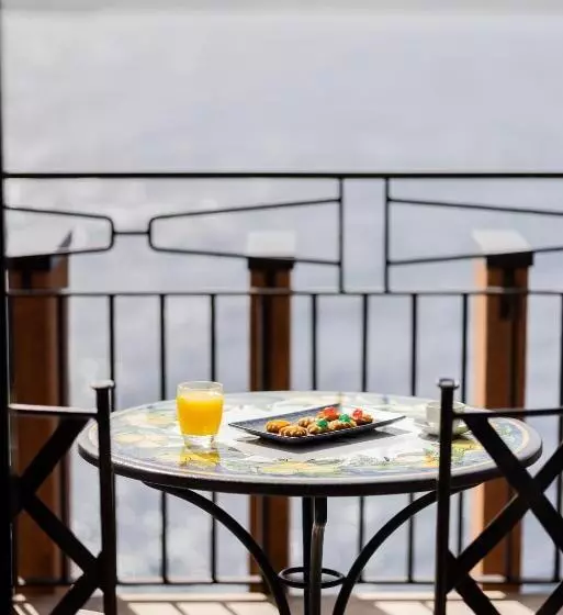 オーシャンビューのプレミアムルーム。, Unahotels Capotaormina