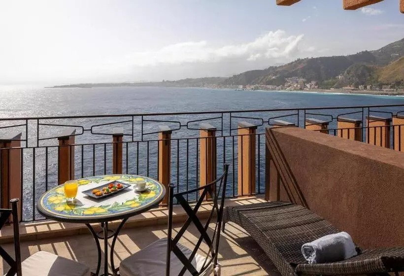 オーシャンビューのプレミアムルーム。, Unahotels Capotaormina