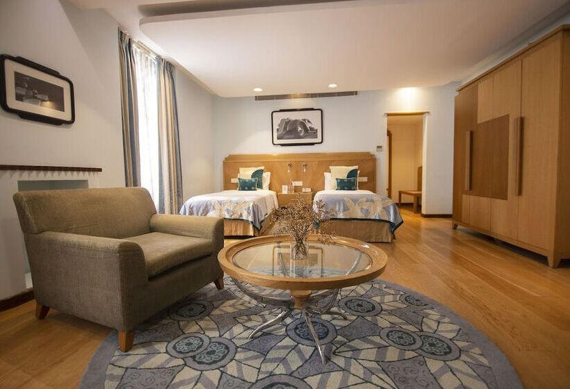 Номер Премиум, Ambassador, New Delhi   Ihcl Seleqtions