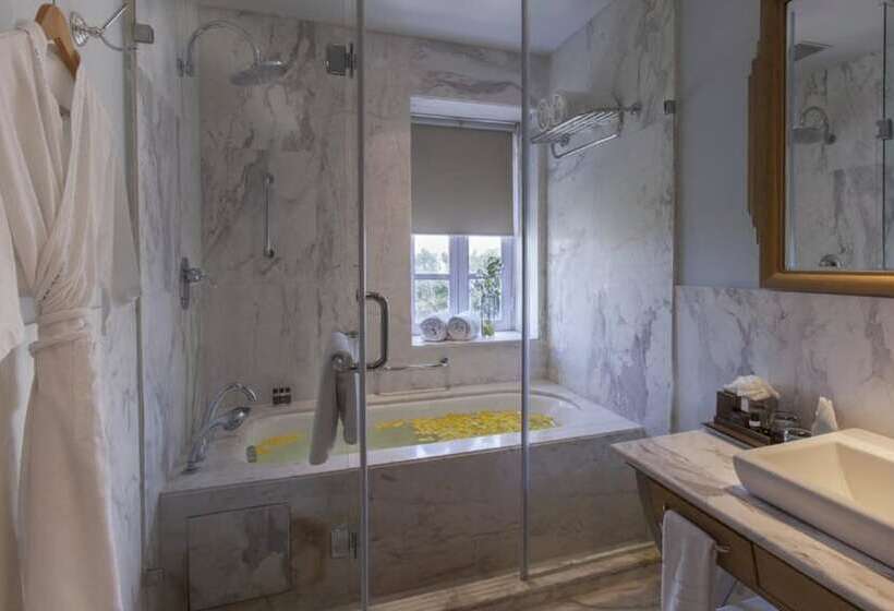 Люкс Повышенной Комфортности, Ambassador, New Delhi   Ihcl Seleqtions