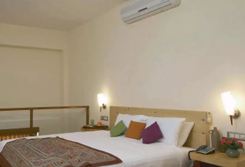 Chambre Executive, Clarks Avadh