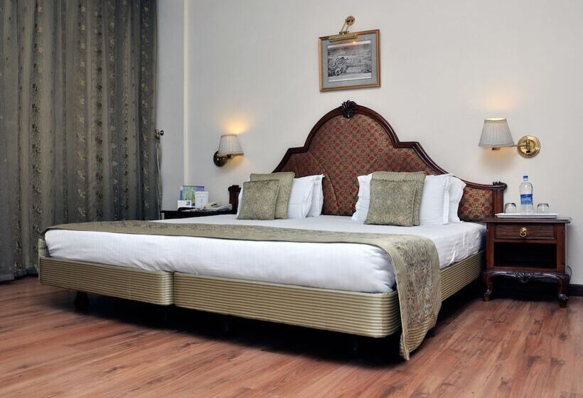 エクゼクティブルーム, Clarks Avadh