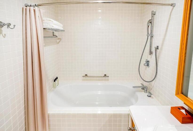 جناح جونيور, Fujiya