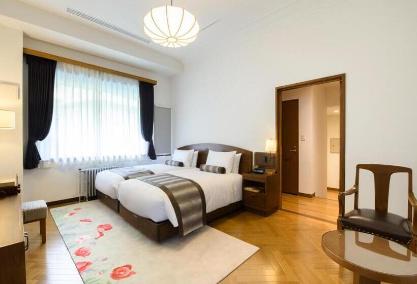 جناح دور أخير, Fujiya