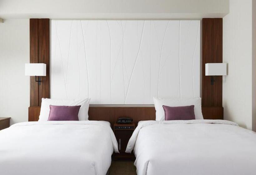 חדר פרמיום לארבעה, Keio Plaza Hotel Sapporo