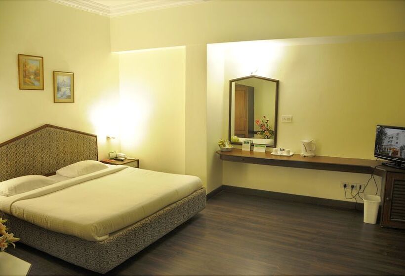 주니어 스위트, Nalapad S Hotel Bangalore International