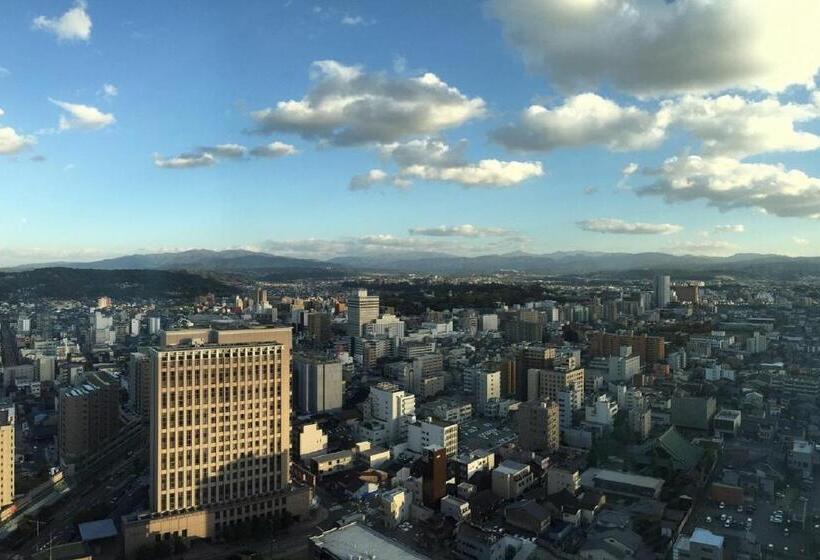 جناح, Nikko Kanazawa