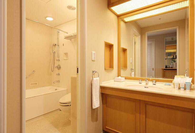 غرفة كومفورت, Nikko Kanazawa