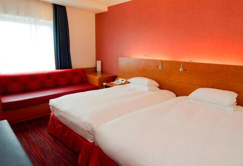 חדר קומפורט, Nikko Narita