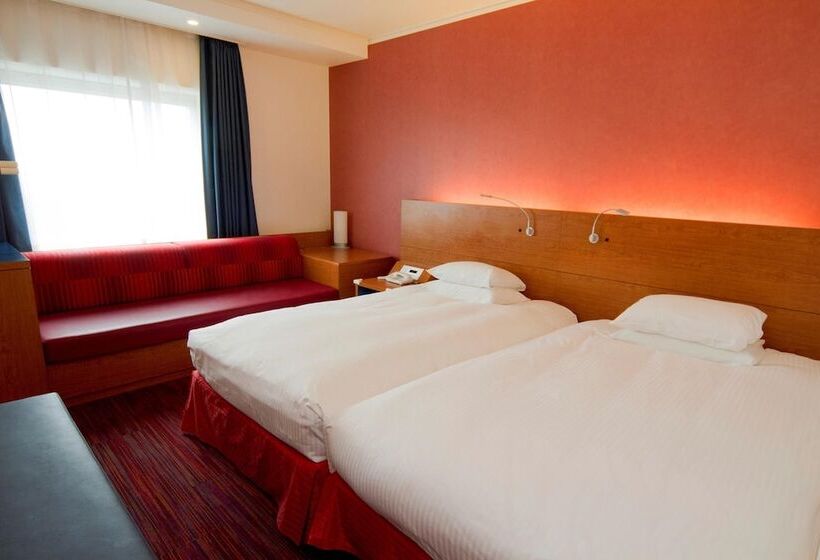 חדר קומפורט, Nikko Narita