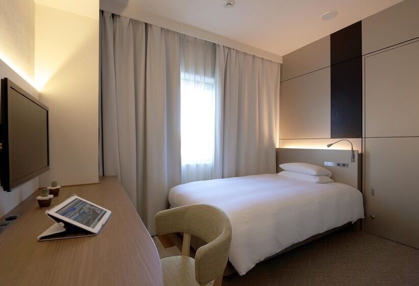 חדר סטנדרט יחיד, Nikko Narita