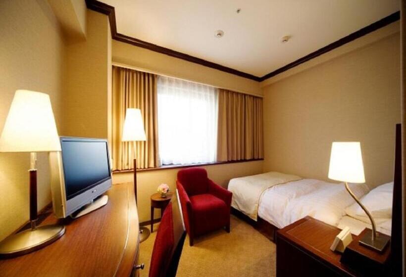 غرفة قياسية فردية, Okayama International