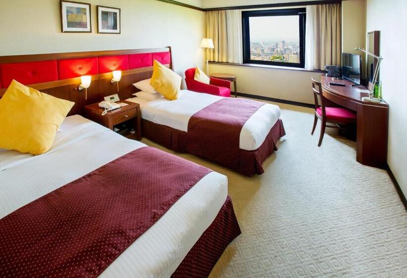 غرفة قياسية, Okayama International