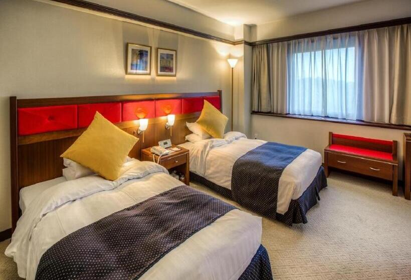 غرفة قياسية, Okayama International