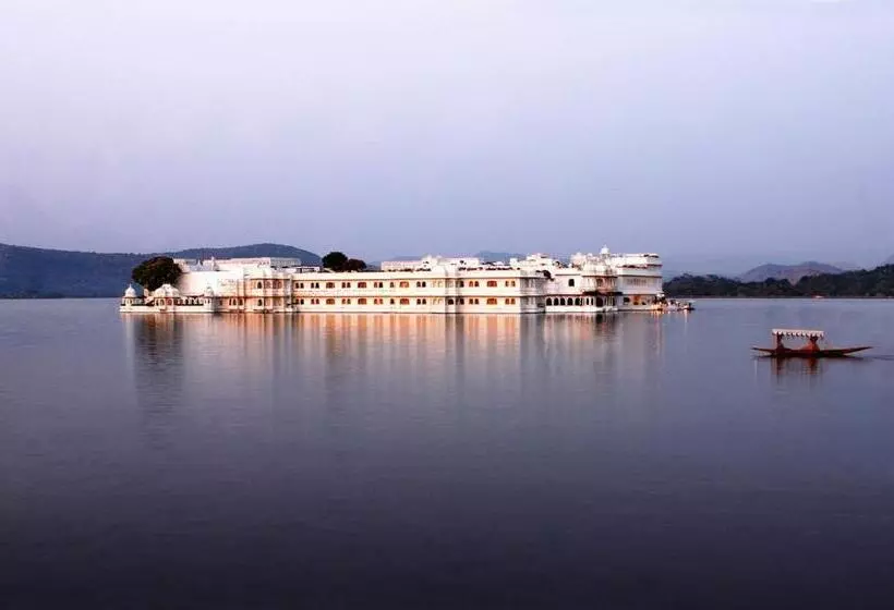 ガーデンビューデラックスルーム, Taj Lake Palace Udaipur
