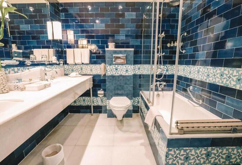 Suite with lake view, Taj Lake Palace Udaipur