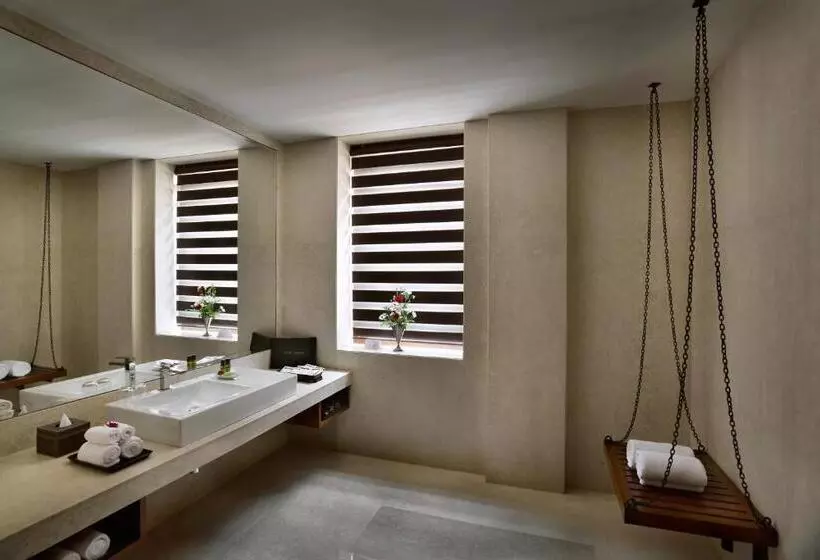 デラックスルーム, The Lalit Great Eastern Kolkata