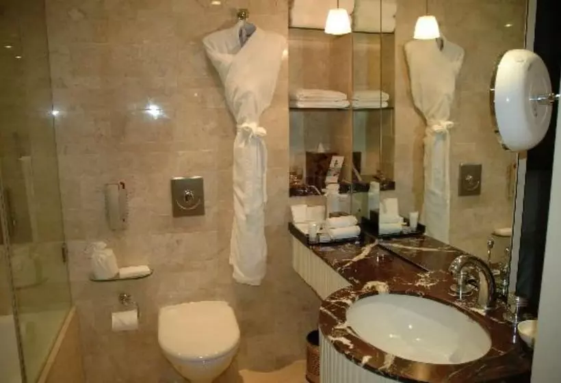 デラックスルーム, The Leela Mumbai