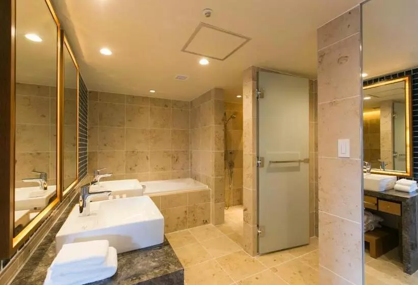 ロイヤルスイート, Highland Resort Hotel & Spa