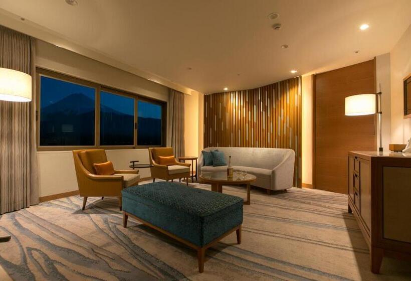 سوئیت رویال, Highland Resort Hotel & Spa