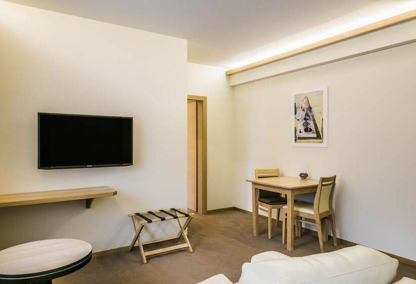 سوییت جونیور, Bon Repos