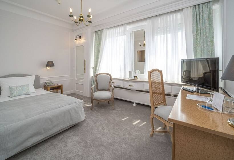 اتاق سوپریور, Grand Hotel Cravat