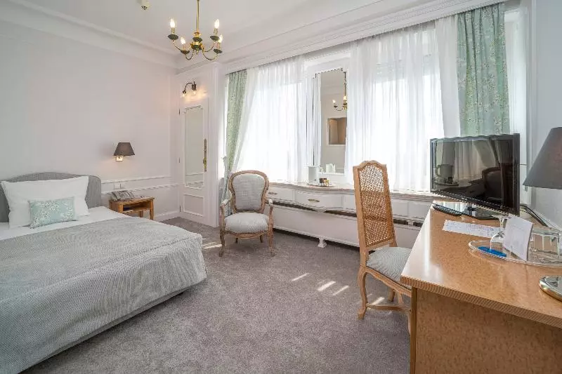 اتاق سوپریور یک تخته, Grand Hotel Cravat