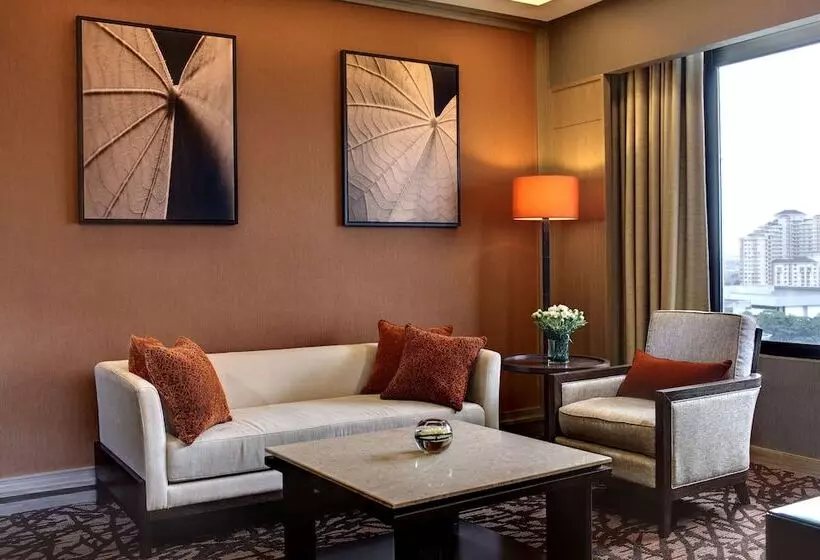 سوییت اجرایی, Hilton Petaling Jaya