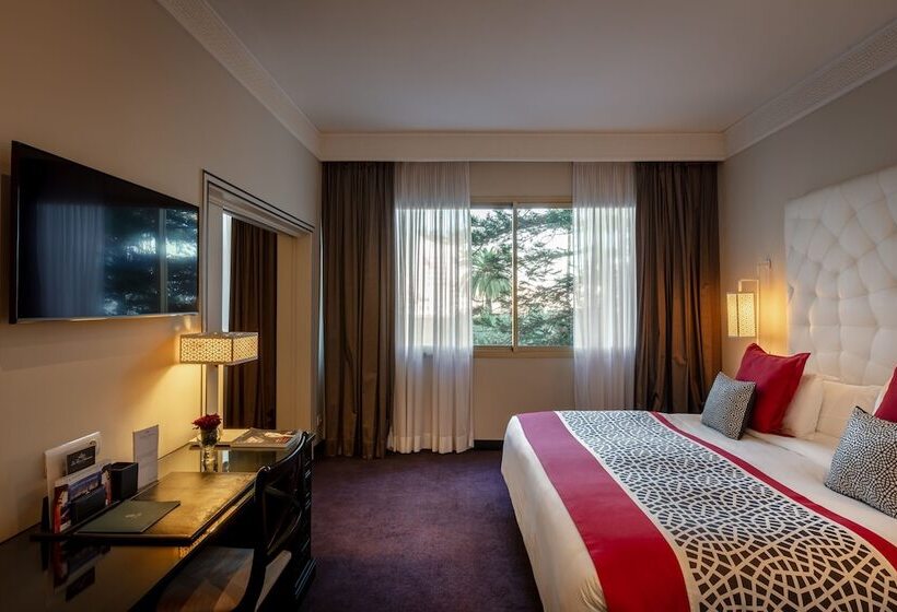 سوییت پرستیژ, La Tour Hassan Palace