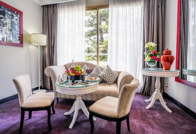 اتاق لوکس, La Tour Hassan Palace