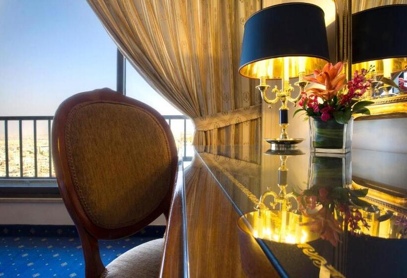 اتاق کلاب, Regency Palace Amman