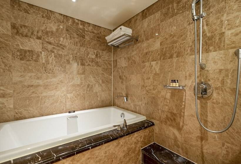 سوییت جونیور کلاب, Lotte Hotel Seoul