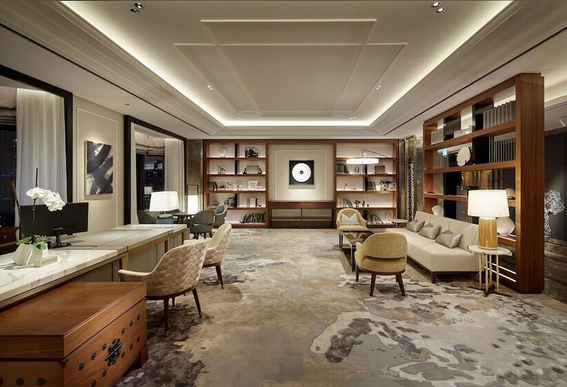 Полулюкс Президентский, Lotte Hotel Seoul