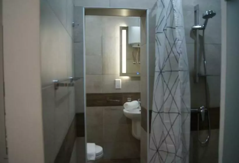 اتاق استاندارد سه نفره, Buccaneers Boutique Guest House