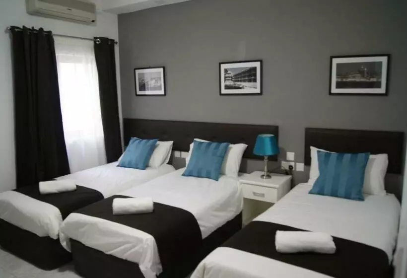 اتاق استاندارد سه نفره, Buccaneers Boutique Guest House