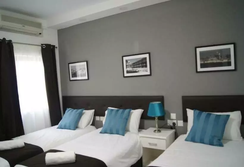 اتاق استاندارد سه نفره, Buccaneers Boutique Guest House
