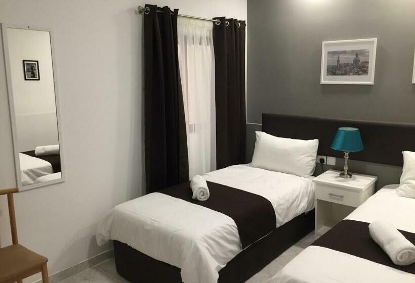 اتاق استاندارد سه نفره, Buccaneers Boutique Guest House