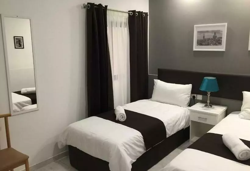 اتاق استاندارد سه نفره, Buccaneers Boutique Guest House