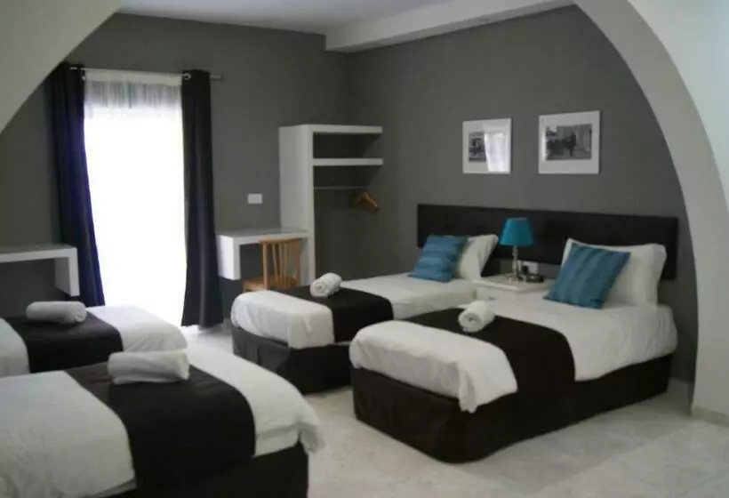 اتاق لوکس خانوادگی, Buccaneers Boutique Guest House