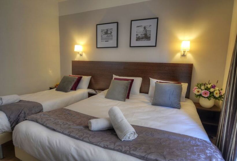 اتاق استاندارد سه نفره, Carlton