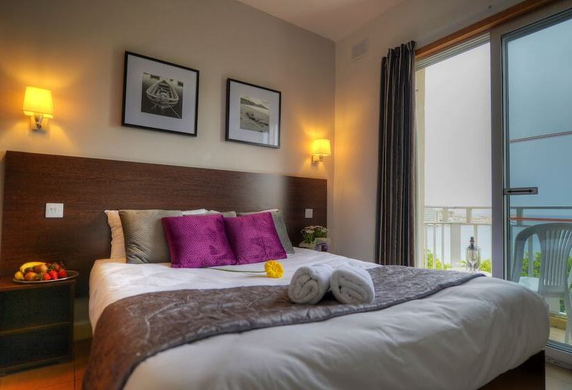 اتاق اساندارد با چشم‌انداز جانبی به دریا, Carlton